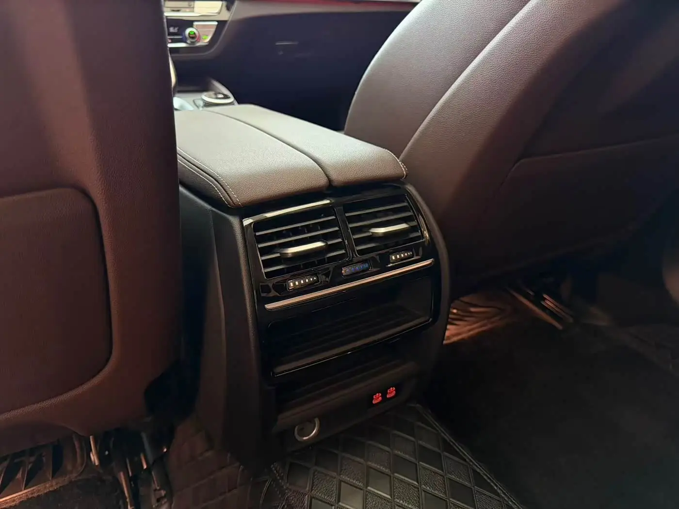 BMW 5 Series 2023 — Photo 9/20