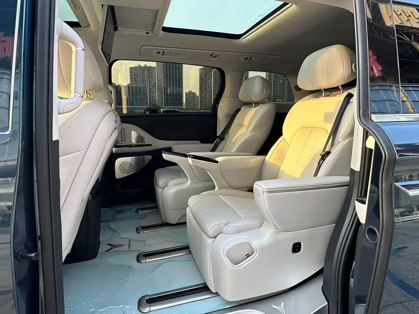 Voyah Auto Voyah Dreamer 2026 — Photo 12/14