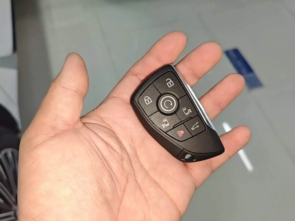 Buick GL8 New Energy 2024 — Photo 9/20