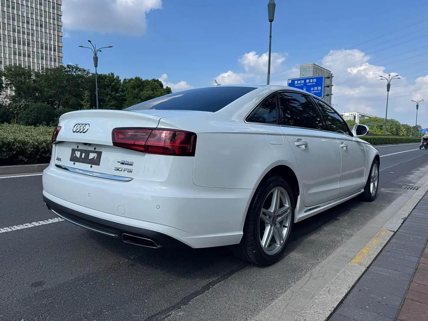 Audi A6L 2018 — Фото 5/9