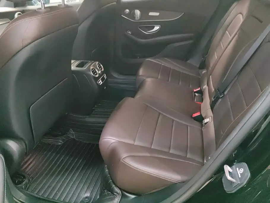 Mercedes-Benz GLC 2020 — Photo 11/16