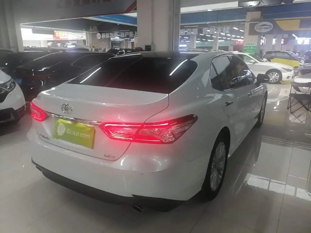 Toyota Camry 2021 — Şəkil 7/20