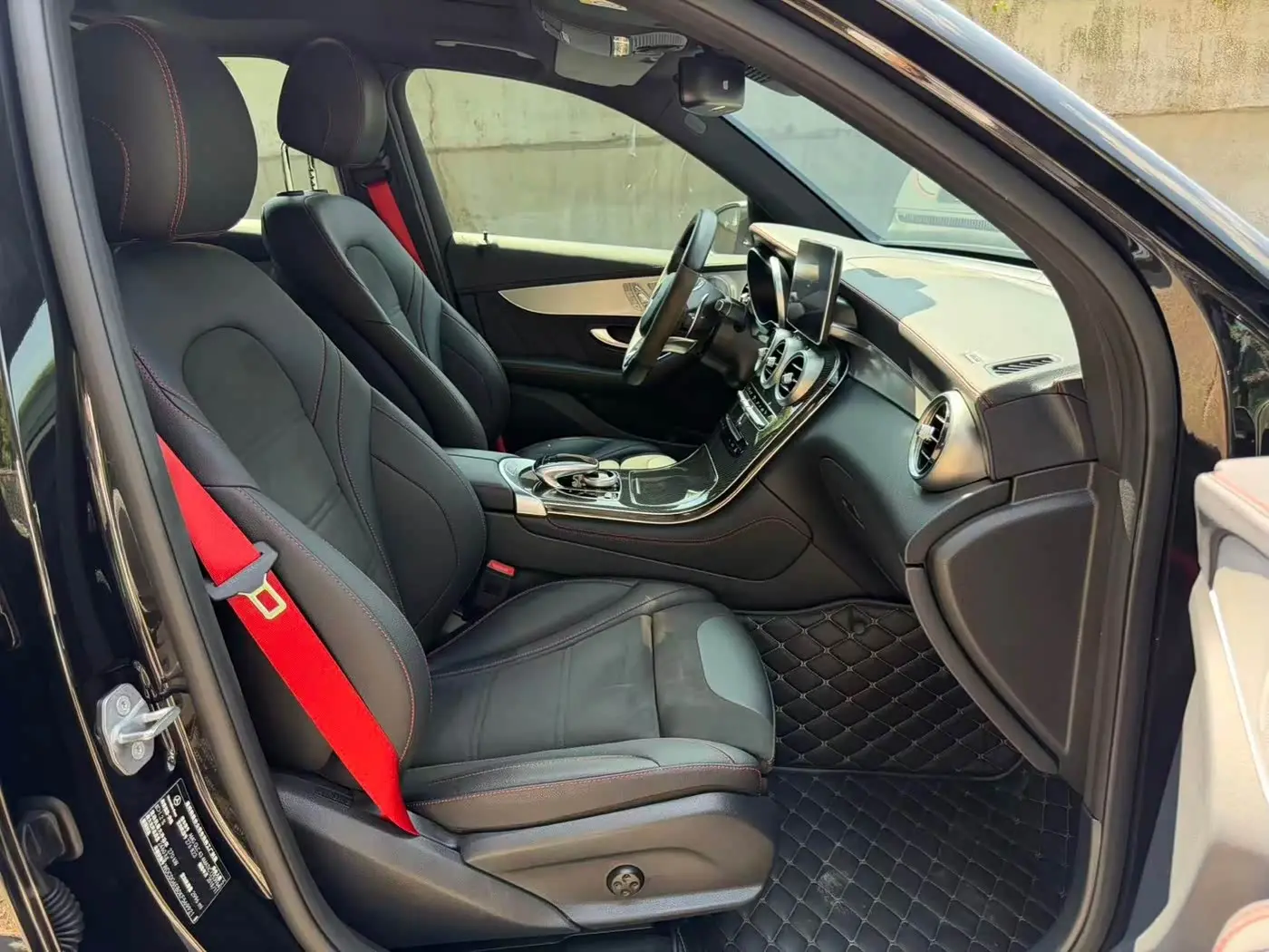 Mercedes-Benz GLC AMG 2019 — Photo 8/20