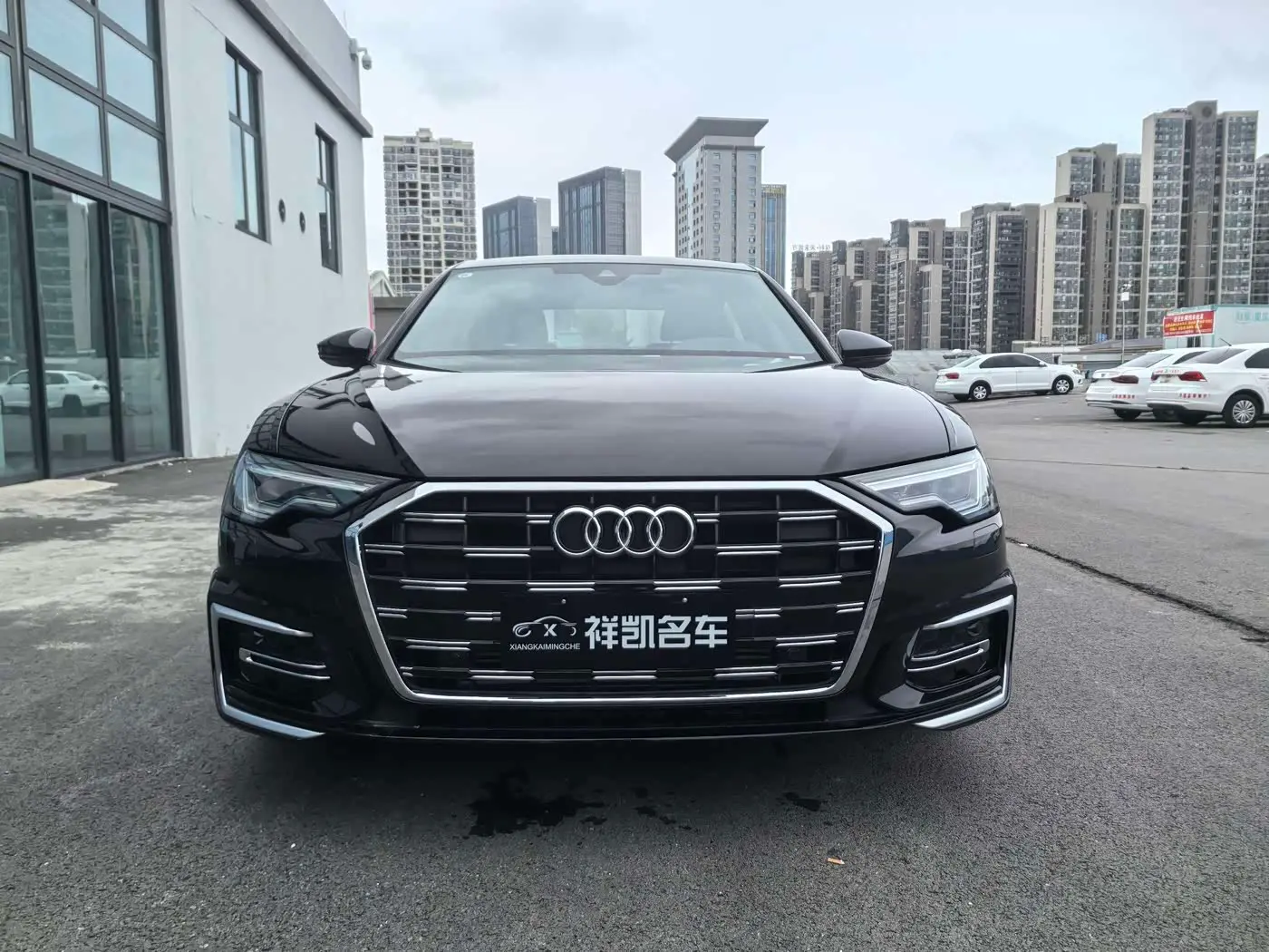 Audi A6L 2025 — Photo 2/14