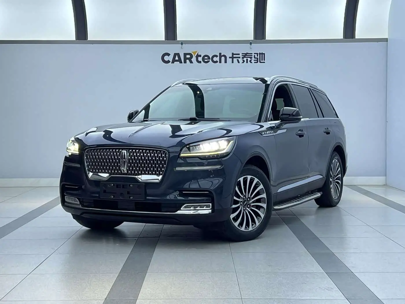 Lincoln Aviator 2022 — Фото 1/9