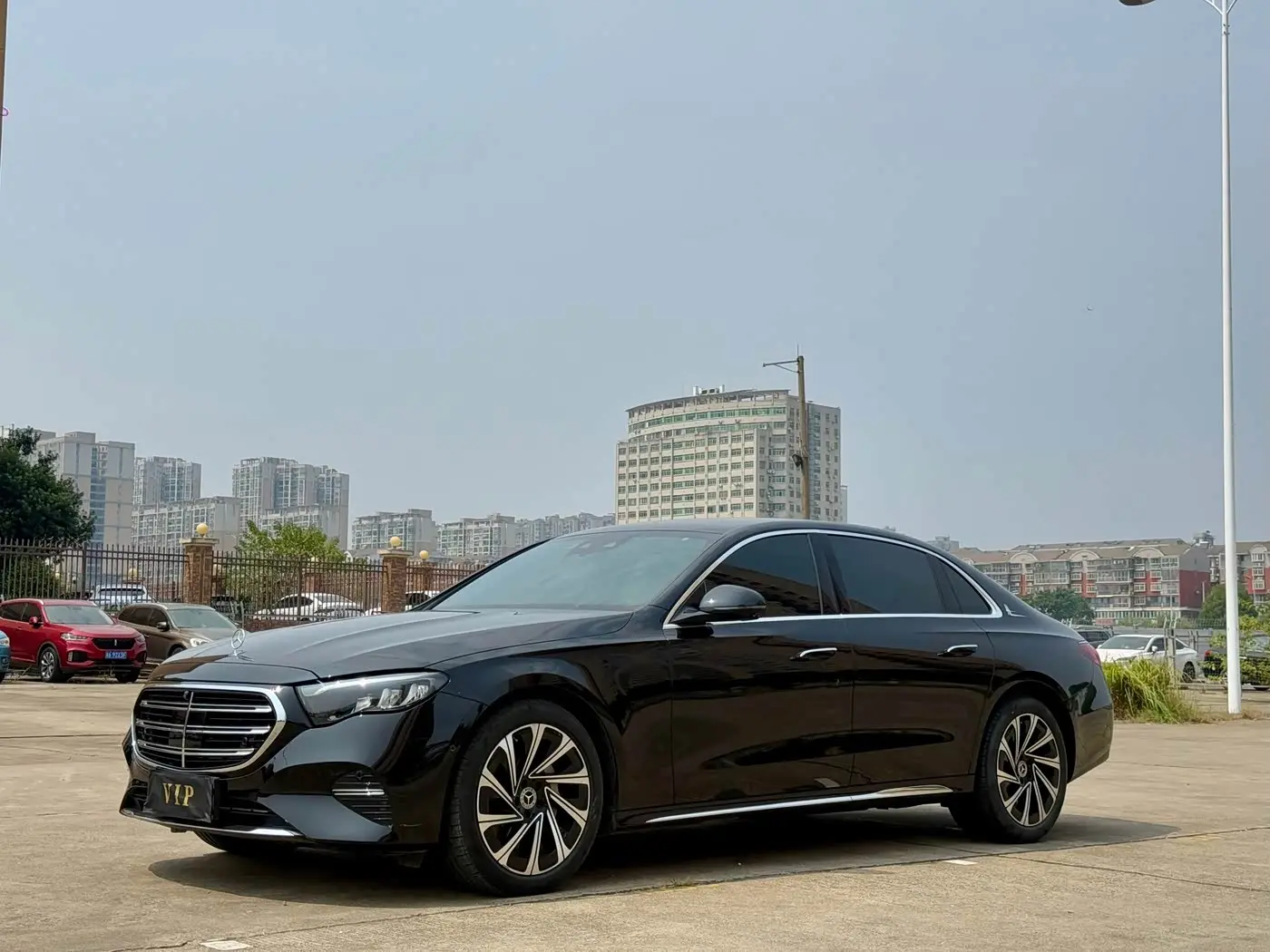 Mercedes-Benz E-Class 2024 — Фото 1/9