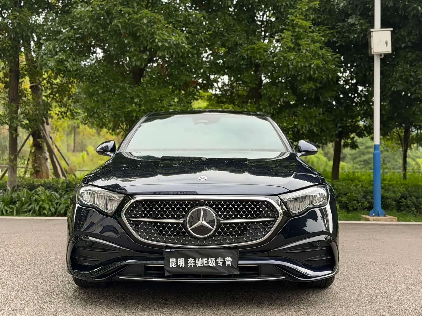 Mercedes-Benz E-Class 2023 — Фото 2/9