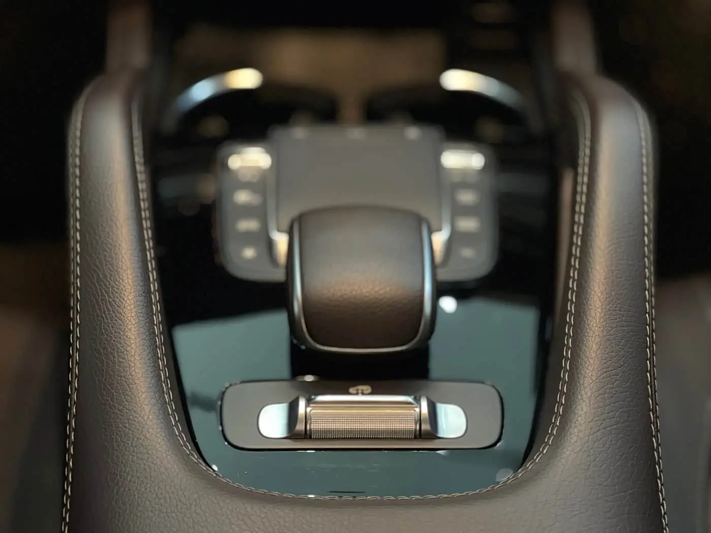 Mercedes-Benz GLE 2020 — Photo 11/19