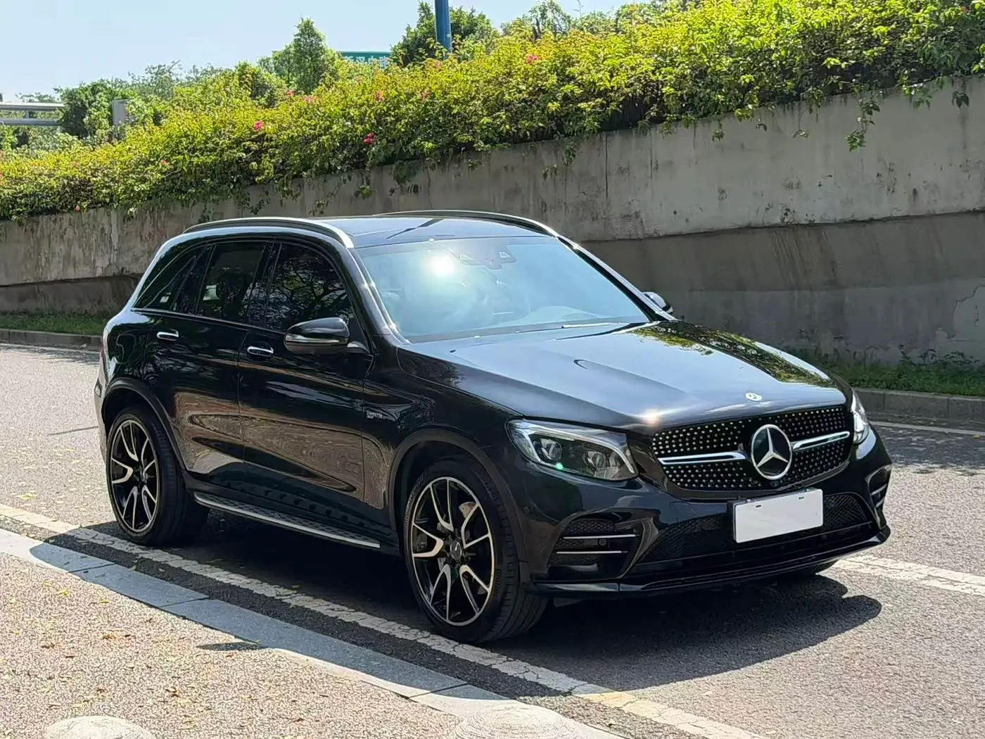 Mercedes-Benz GLC AMG 2019 — Photo 3/20