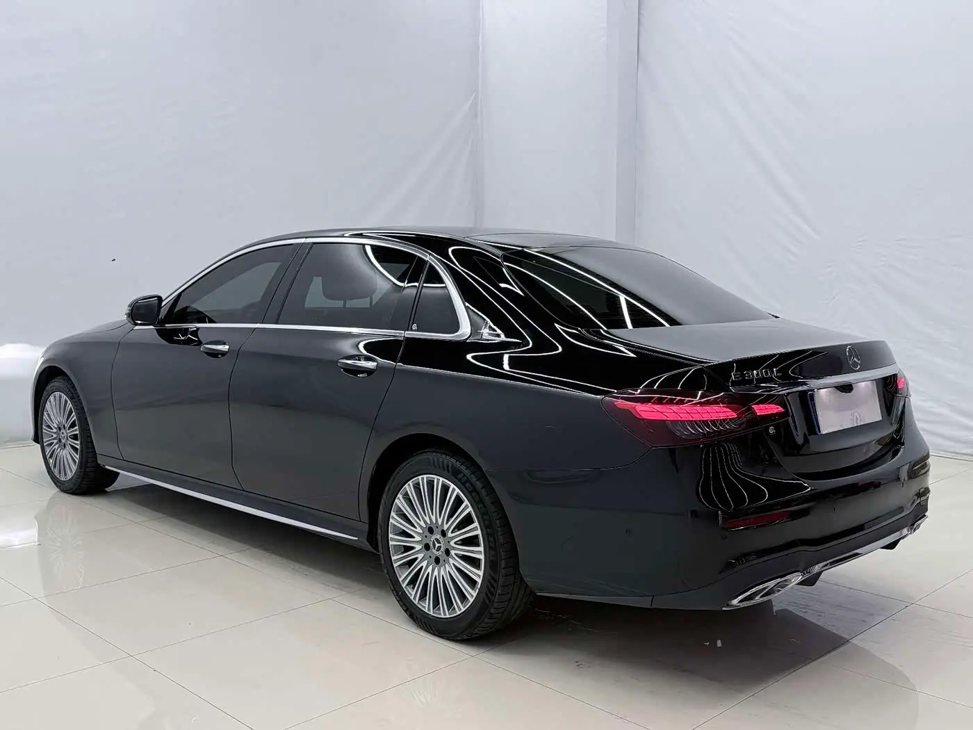 Mercedes-Benz E-Class 2021 — Фото 12/18