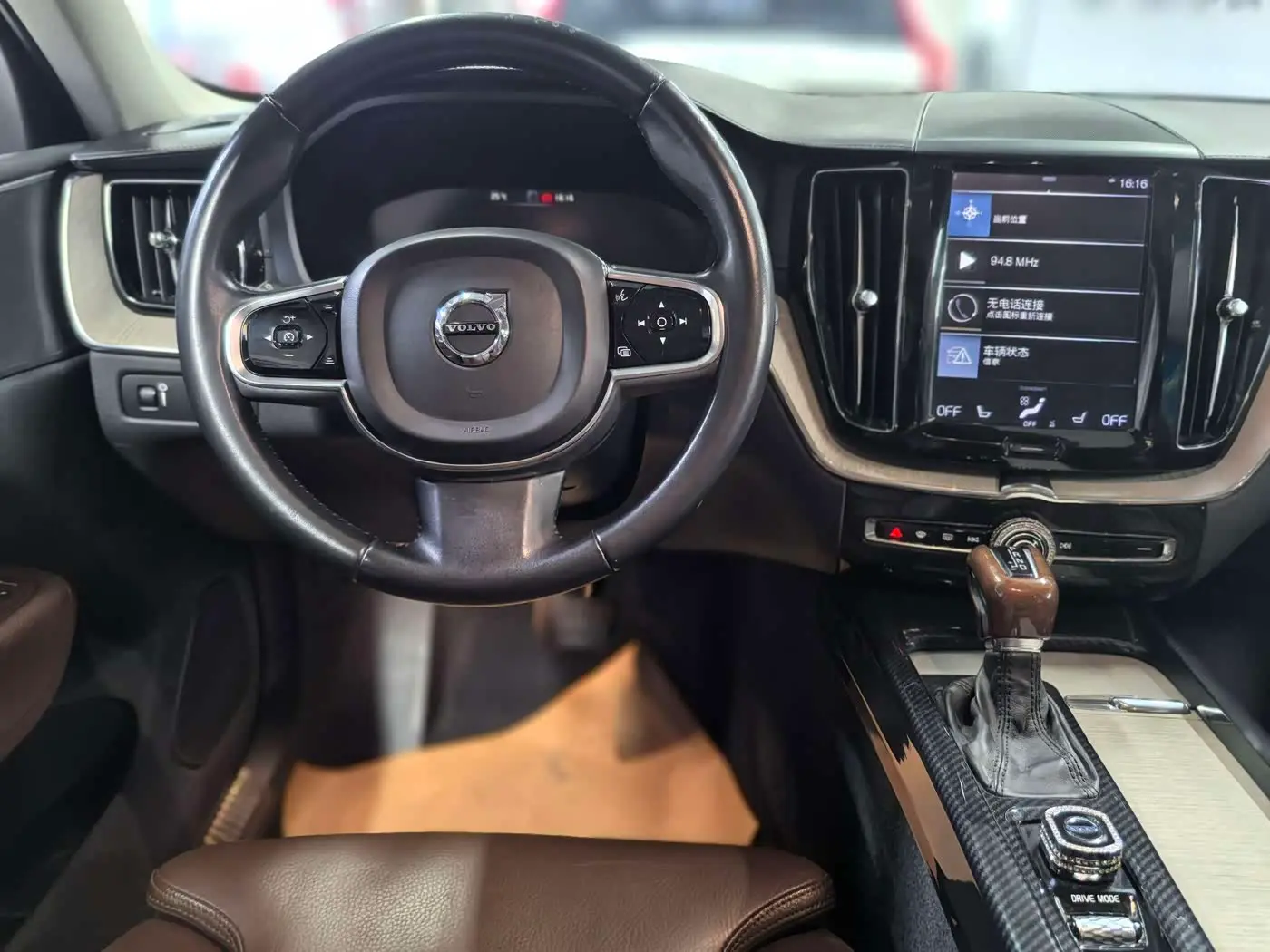 Volvo XC60 2019 — Фото 6/9