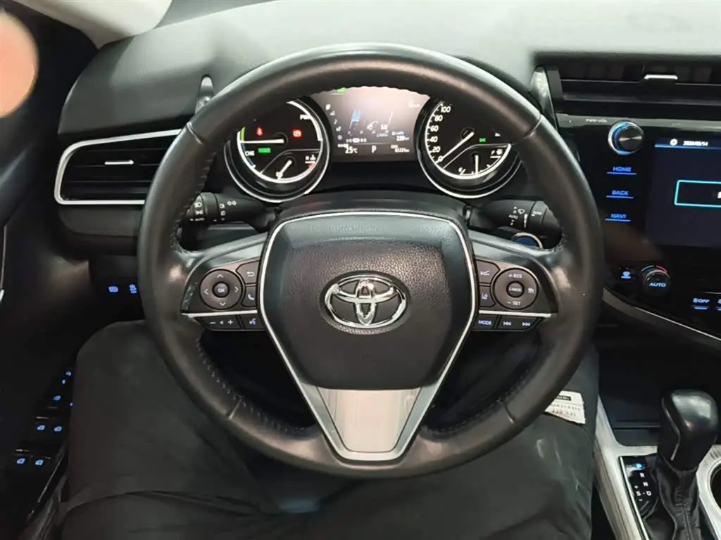 Toyota Camry 2021 — Photo 11/20