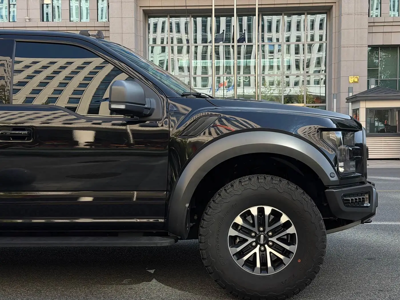 Ford F-150 Raptor 2021 — Photo 6/20