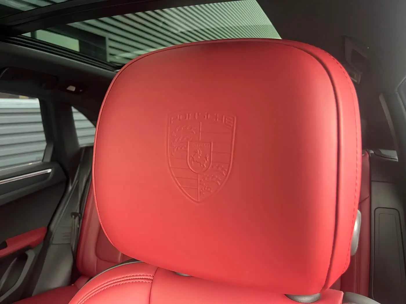 Porsche Macan 2023 — Photo 12/18