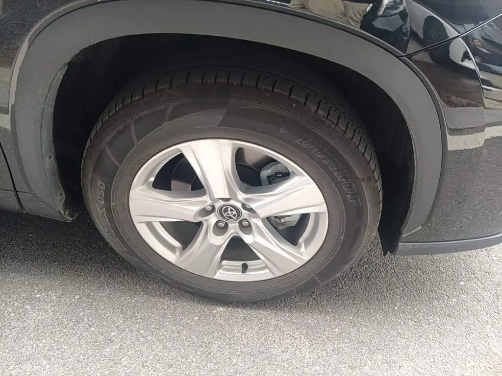 Toyota Highlander 2025 — Photo 8/20