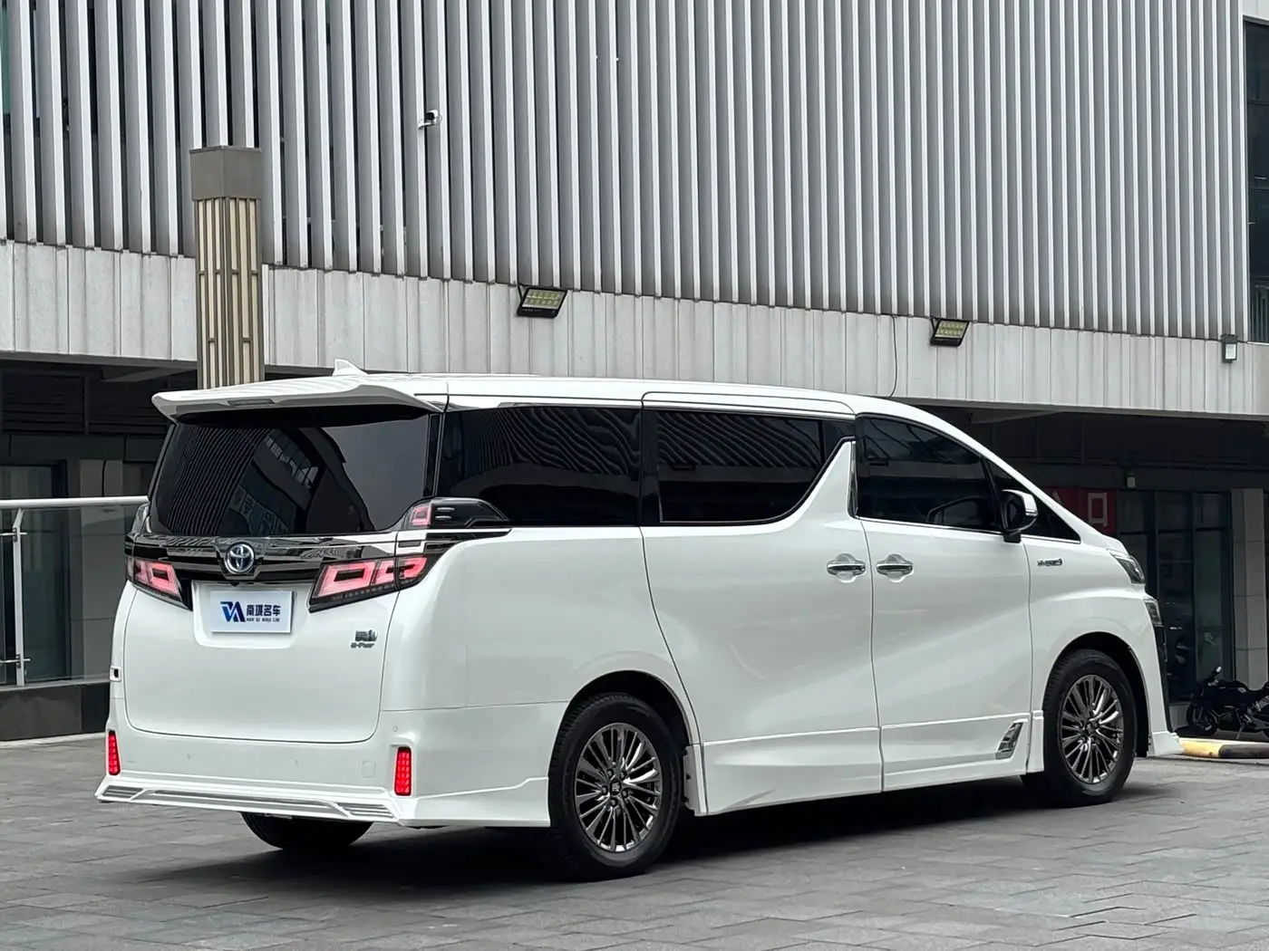 Toyota Vellfire 2021 — Photo 6/16