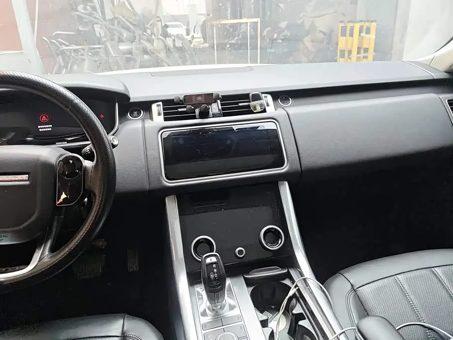 Land Rover Range Rover Sport 2019 — Фото 13/16