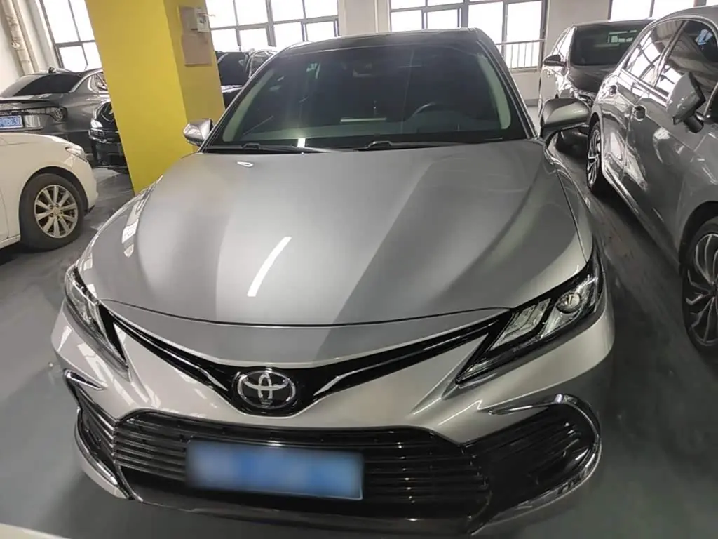 Toyota Camry 2023 — Photo 3/20