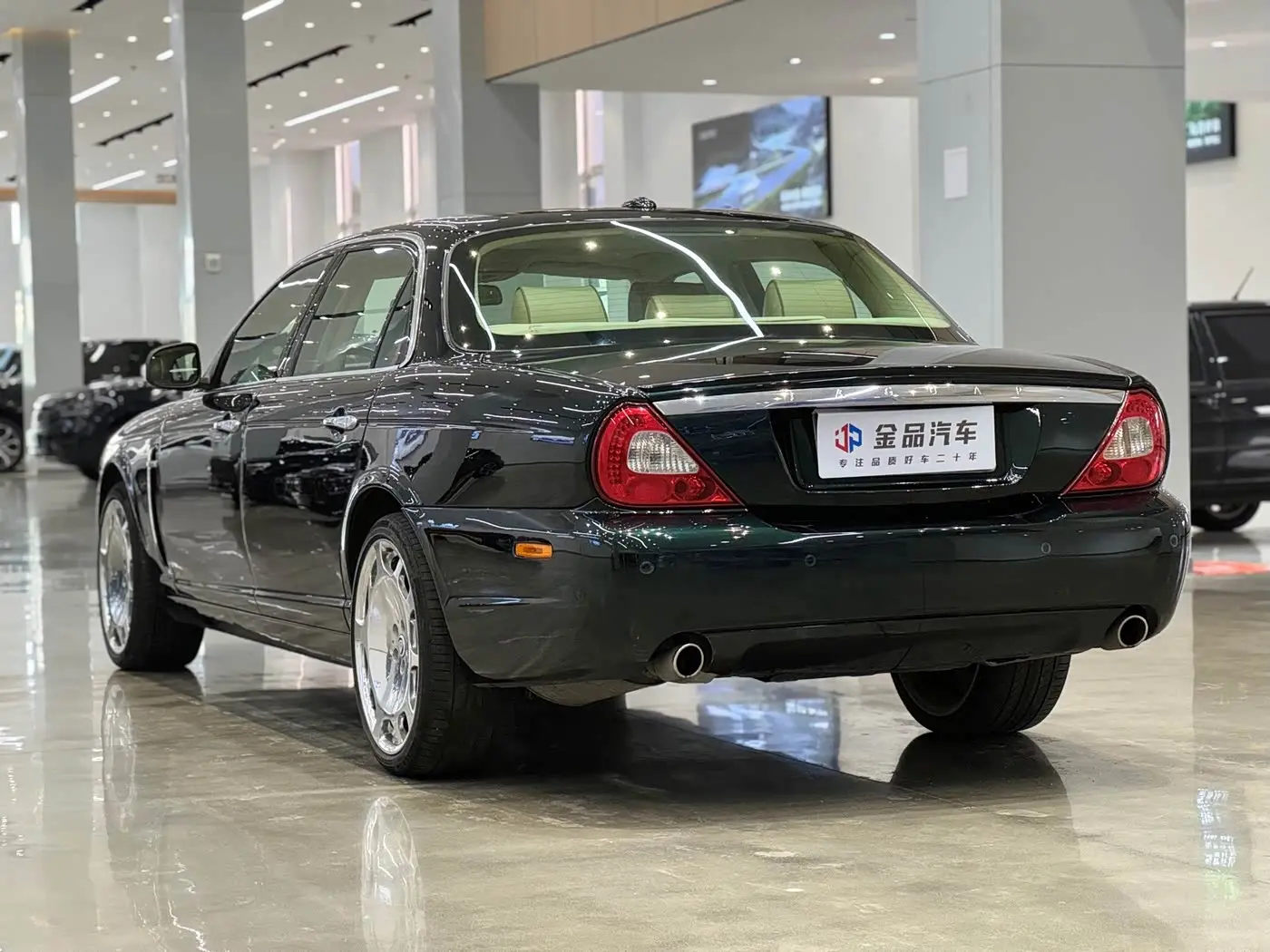 Jaguar XJ 2009 — Фото 6/10