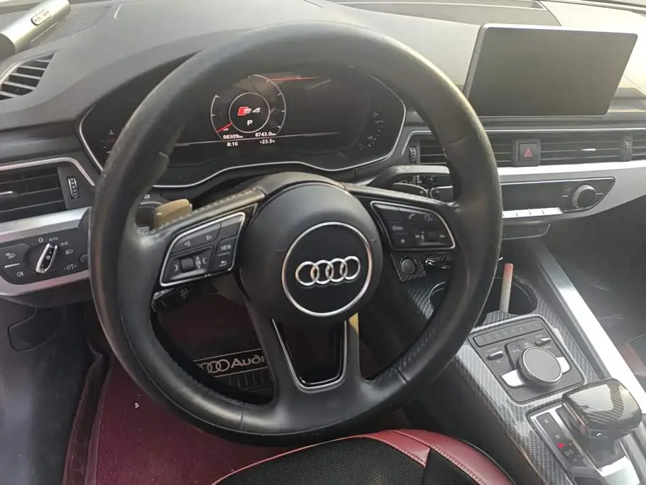 Audi A4L 2018 — Фото 15/16