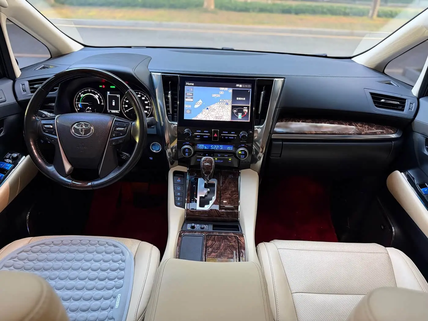 Toyota Alphard 2020 — ფოტო 9/15
