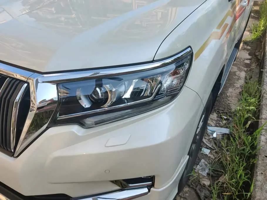 Toyota Prado 2019 — Photo 5/16