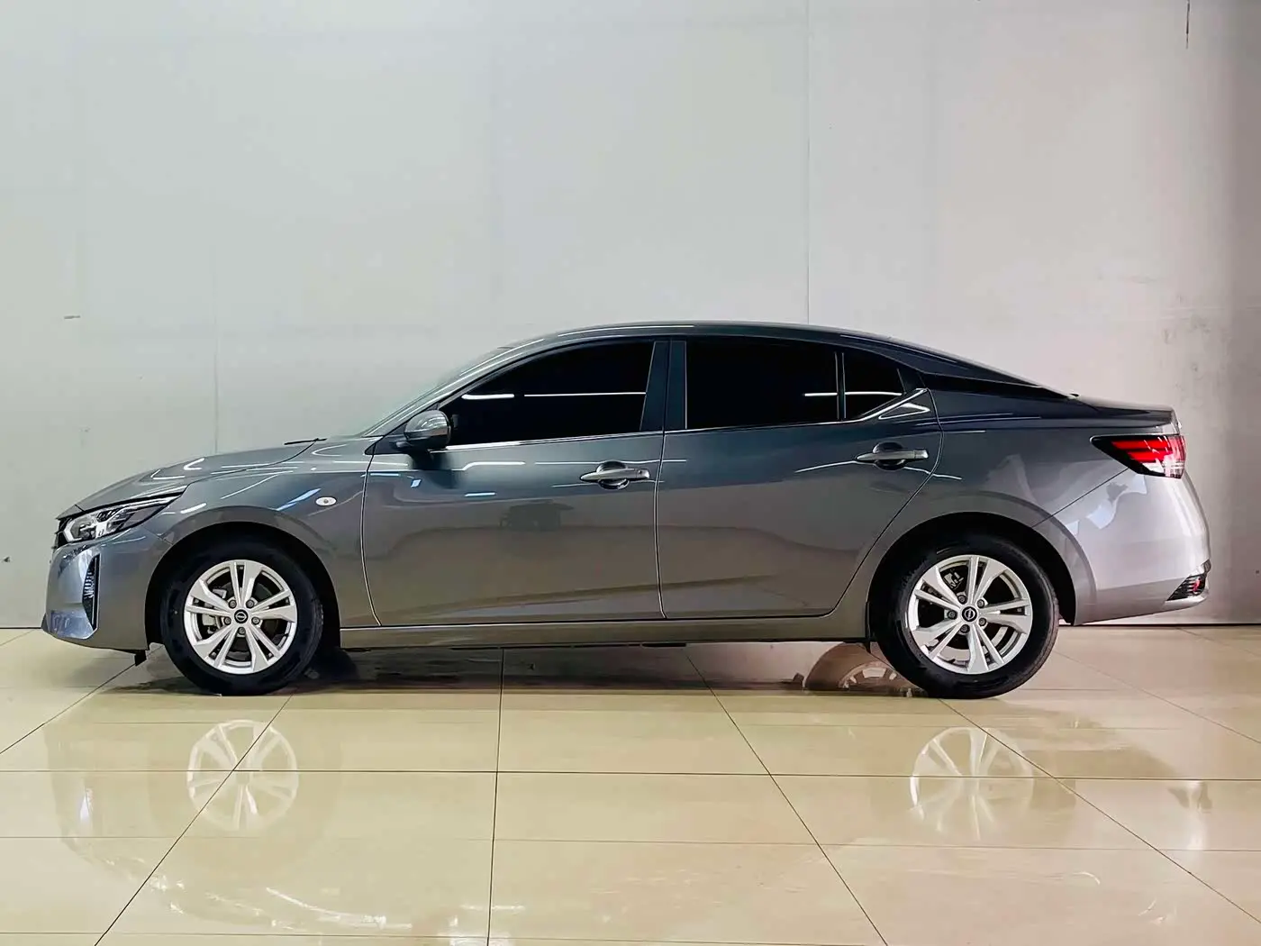Nissan Sylphy 2025 — Photo 5/17