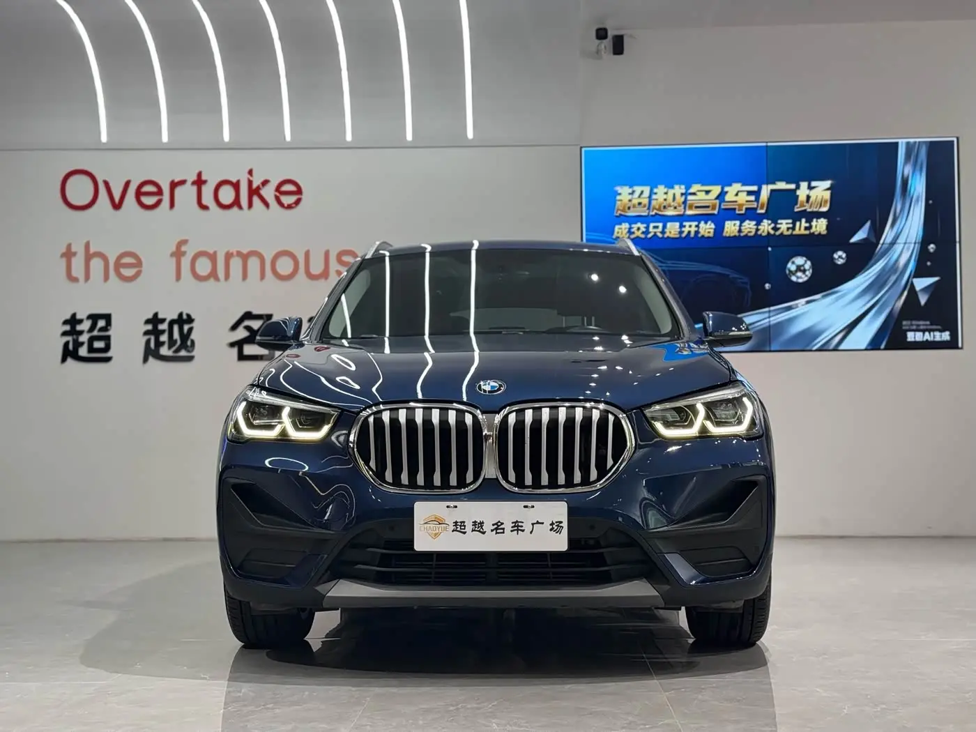 BMW X1 2022 — Фото 2/9