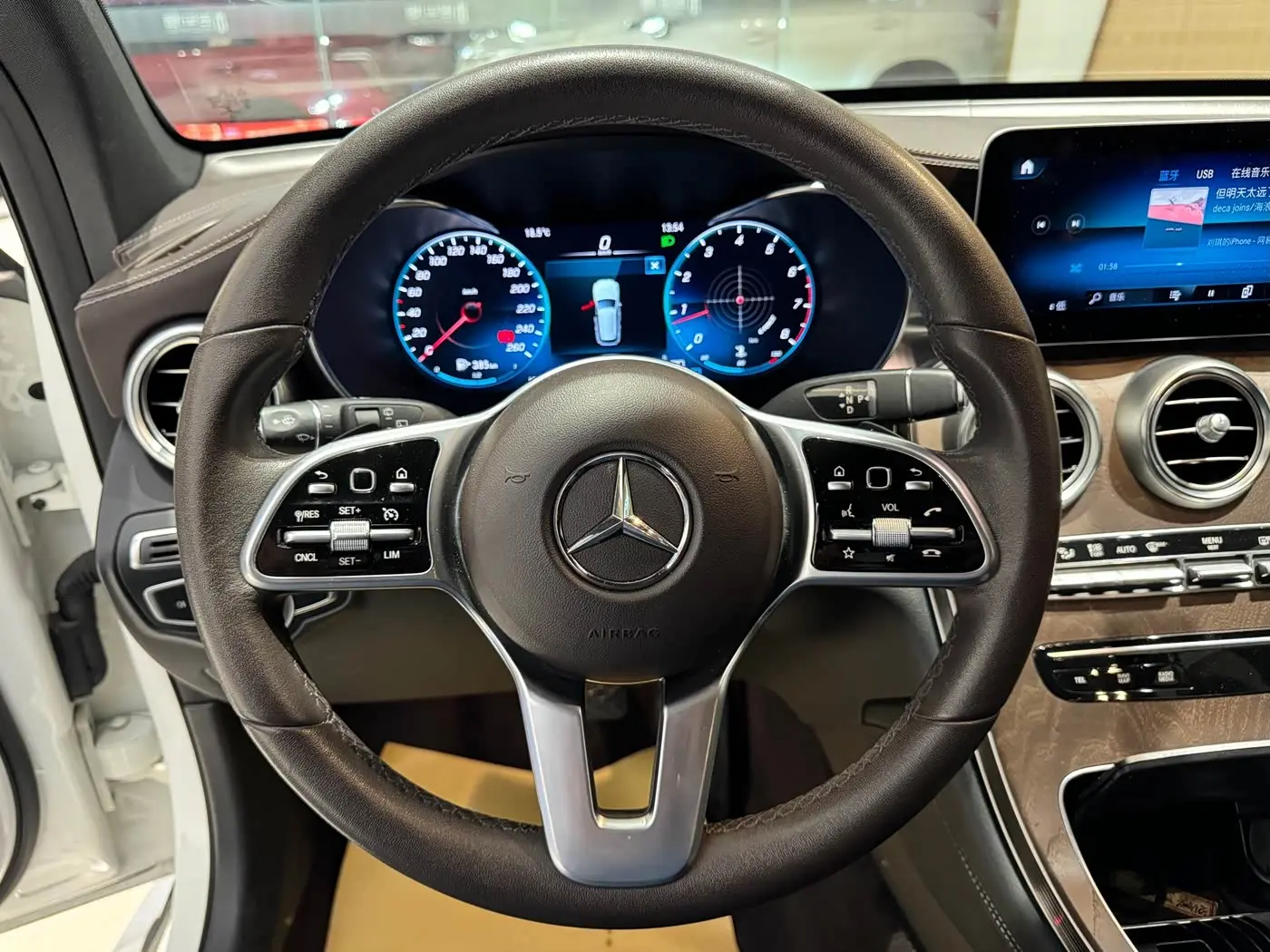 Mercedes-Benz GLC 2020 — Фото 13/19