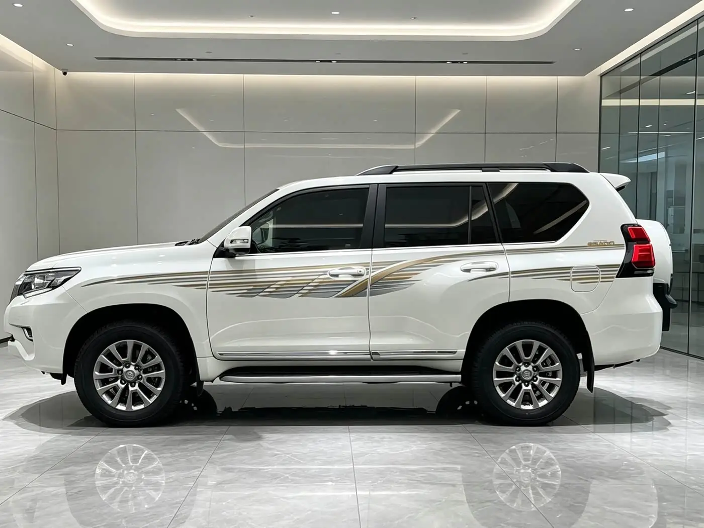 Toyota Prado 2019 — Фото 4/17