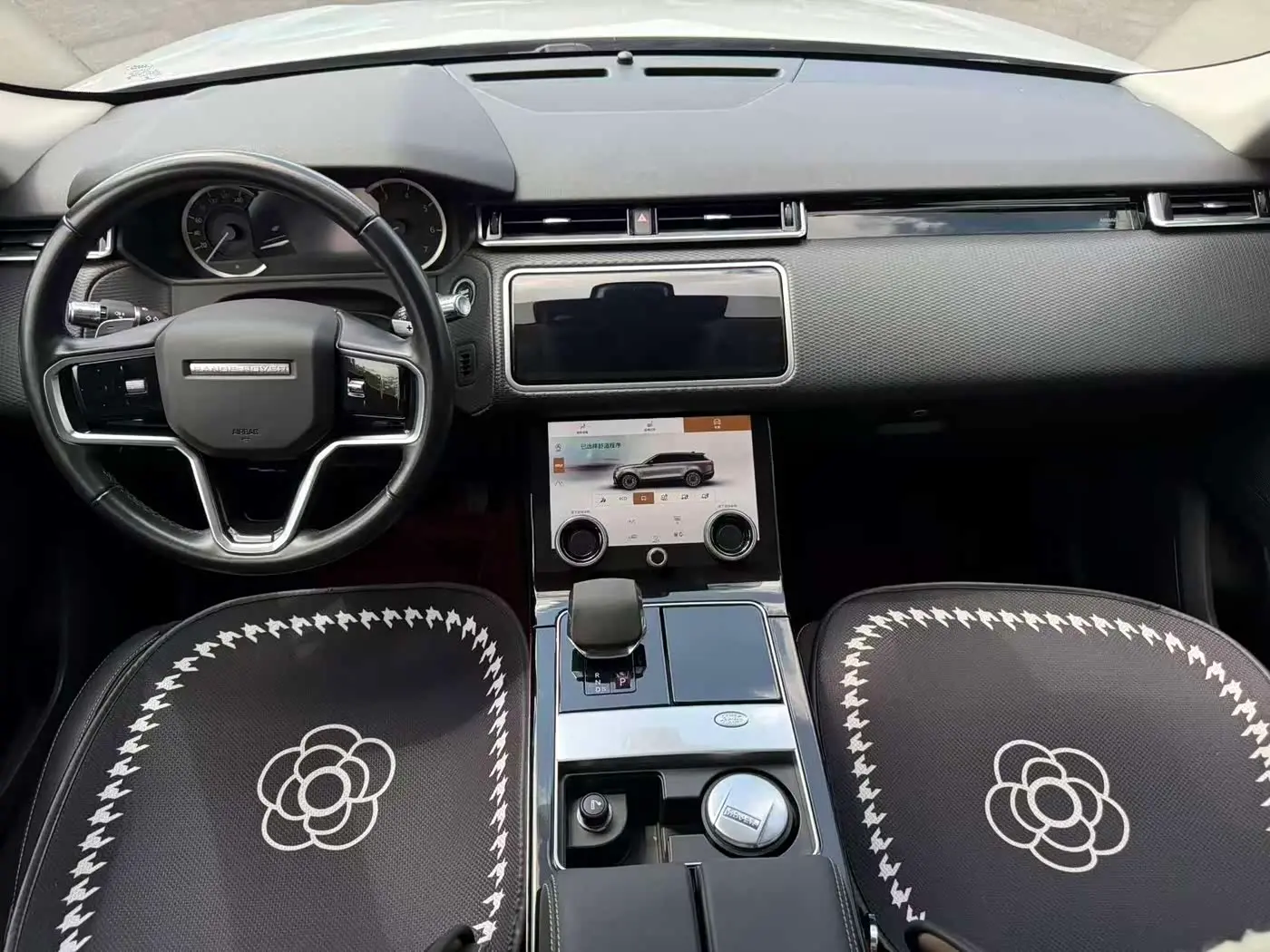 Land Rover Range Rover Velar 2022 — Фото 8/16