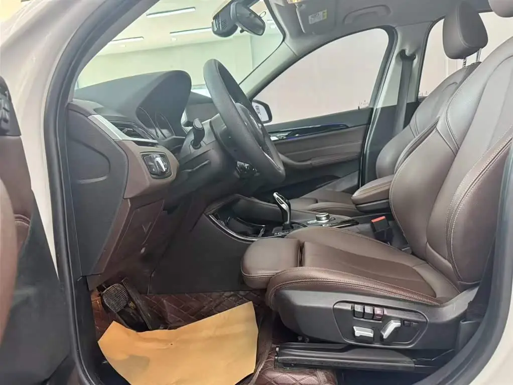 BMW X1 2022 — Photo 7/9