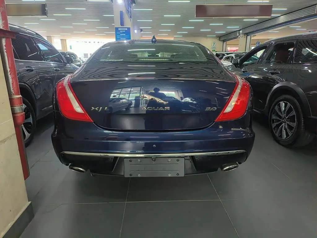 Jaguar XJ 2018 — Photo 7/14