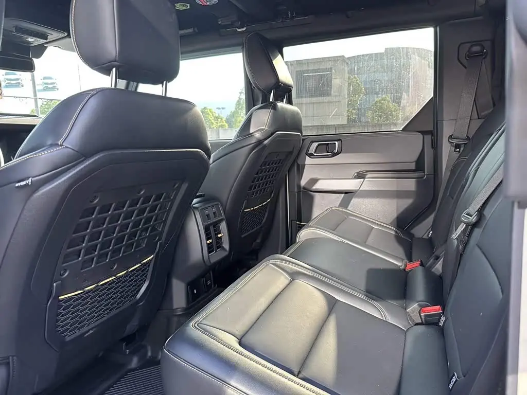 Ford Bronco 2025 — Şəkil 7/9