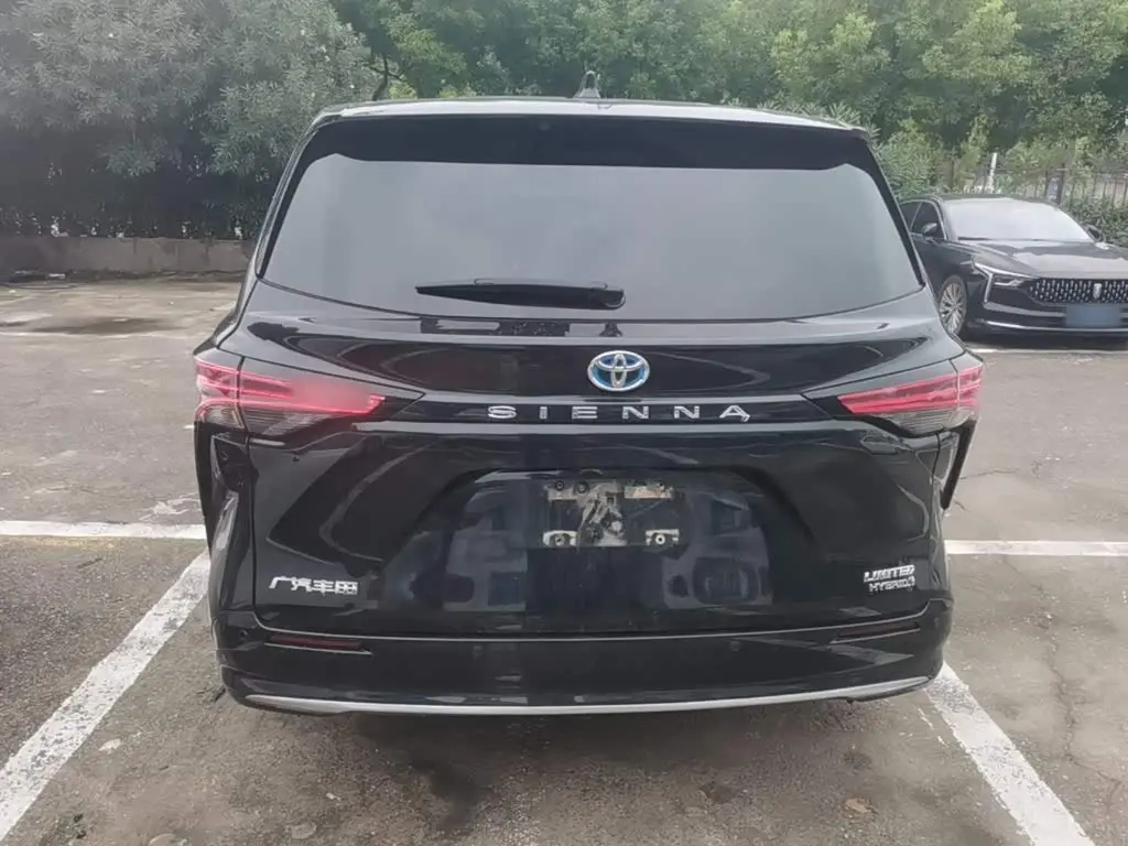 Toyota Sienna 2024 — Photo 6/20