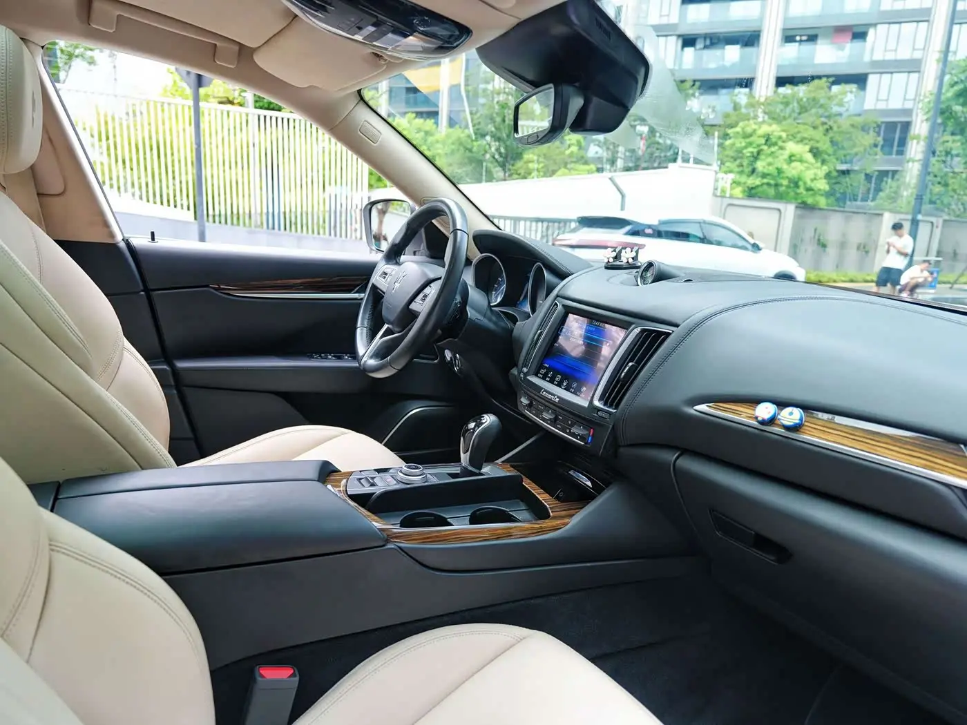 Maserati Levante 2017 — Şəkil 8/9