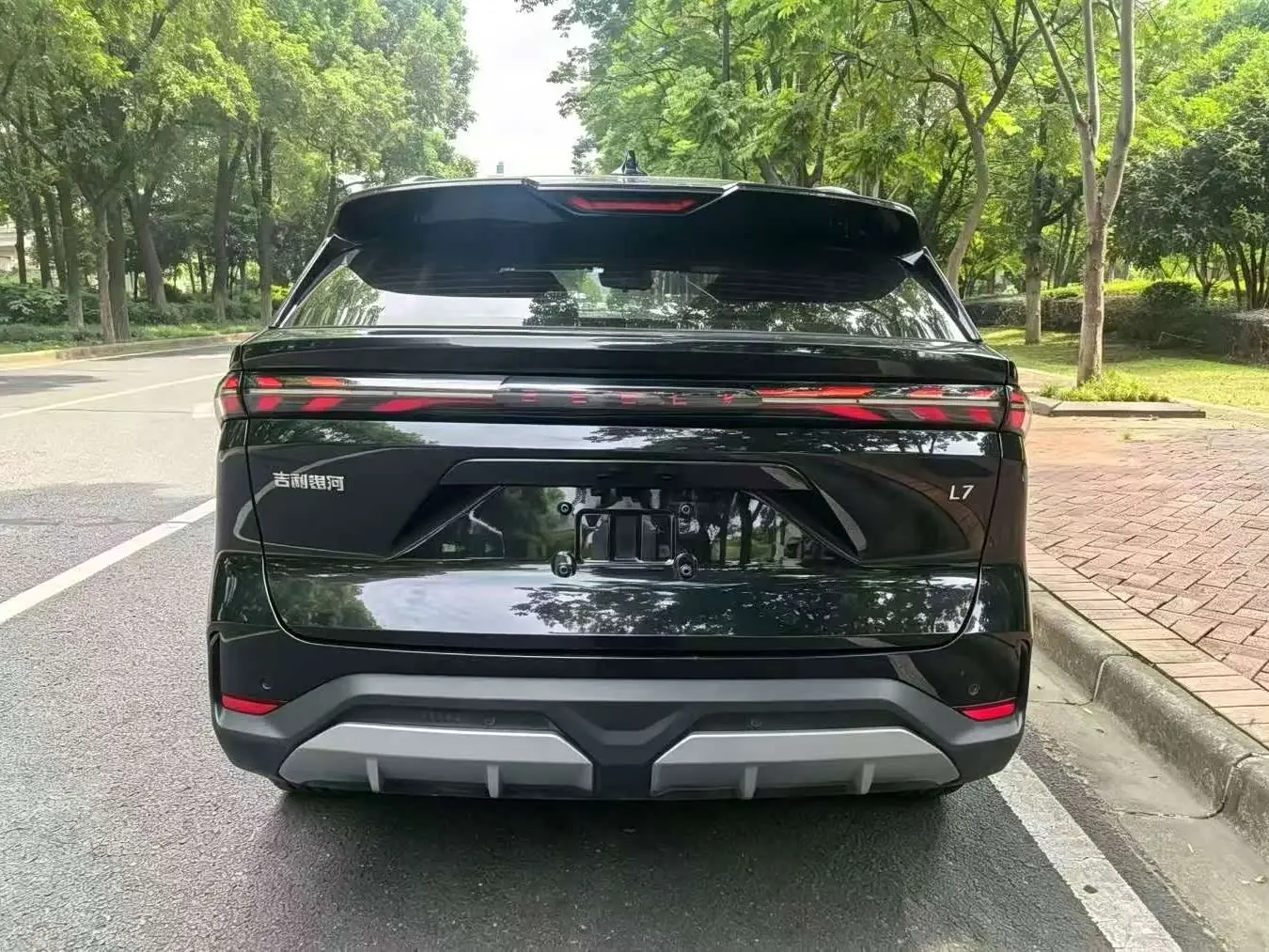 Geely Galaxy Galaxy L7 2024 — Photo 6/9
