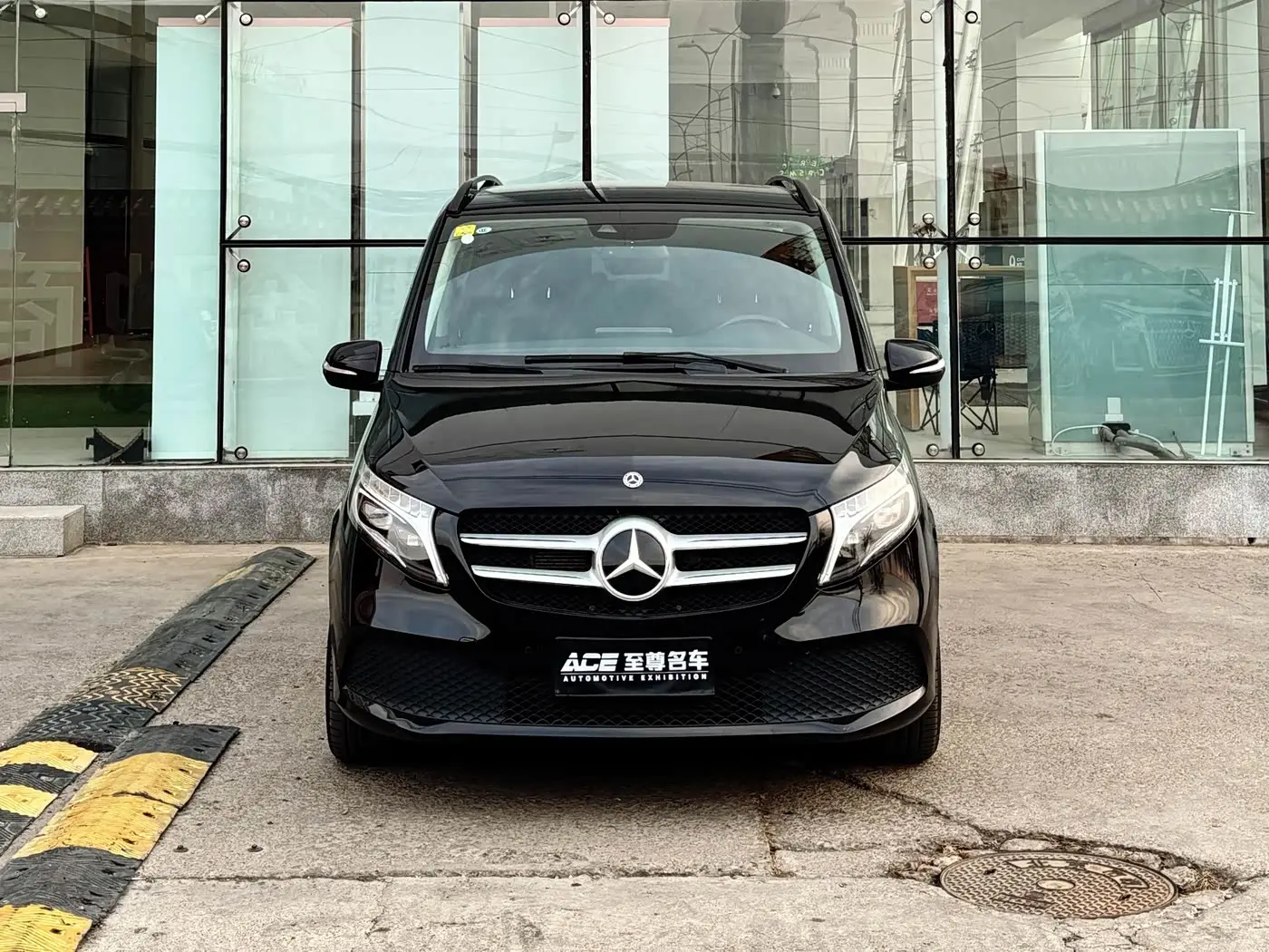 Mercedes-Benz V-Class 2020 — Фото 2/18