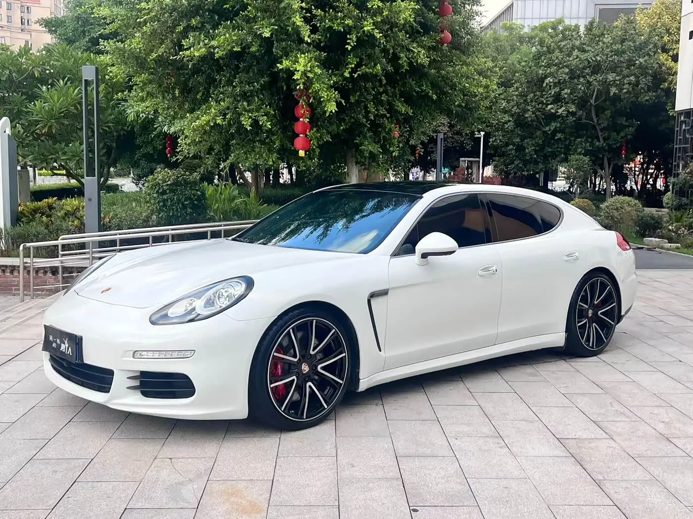 Porsche Panamera 2014 — Photo 1/9