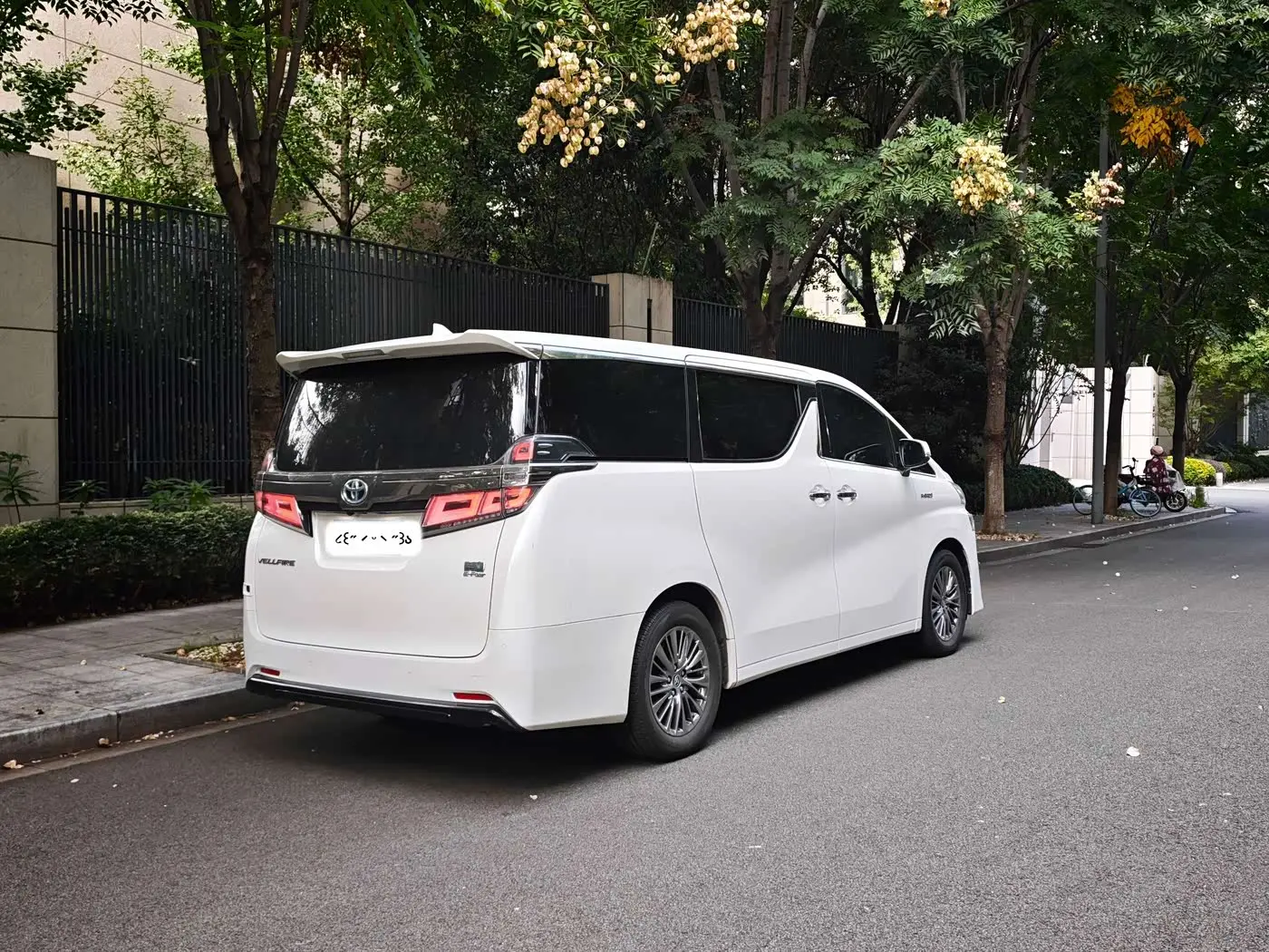 Toyota Vellfire 2021 — Photo 5/16