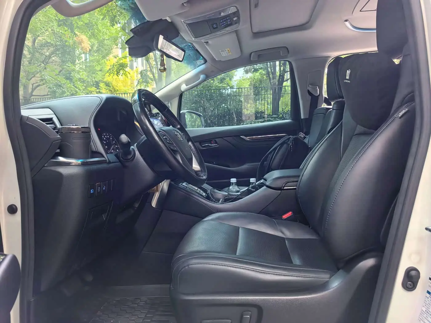 Toyota Vellfire 2021 — Photo 8/16