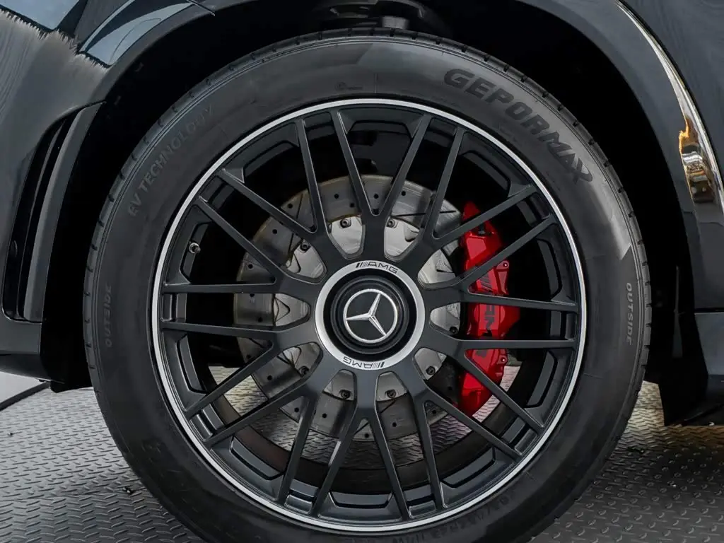 Mercedes-Benz GLE AMG 2021 — Фото 10/20