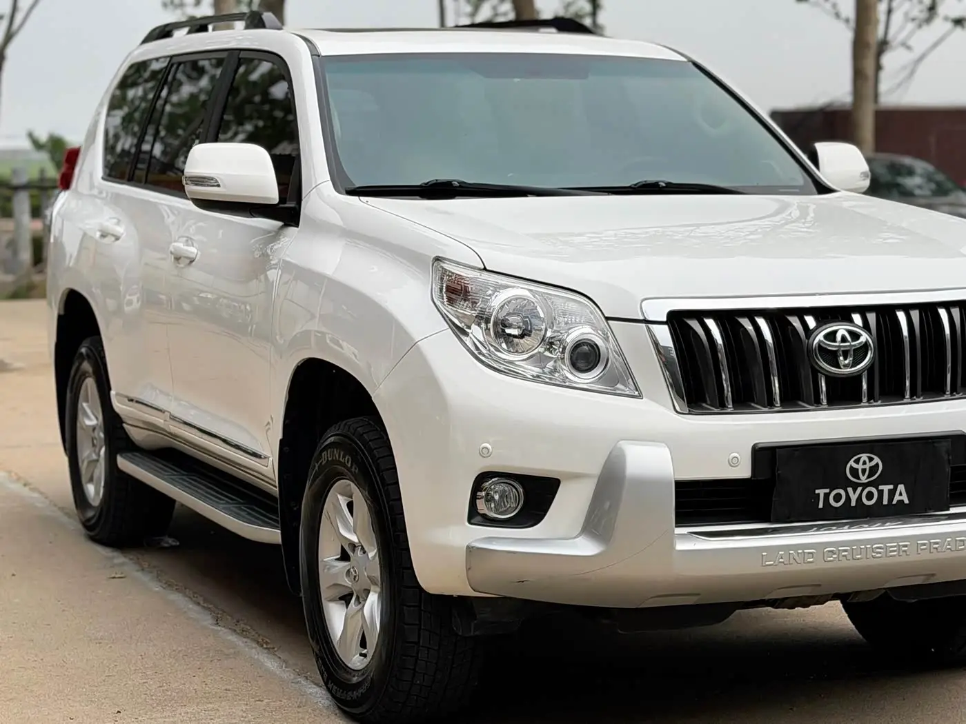 Toyota Prado 2012 — Photo 4/20