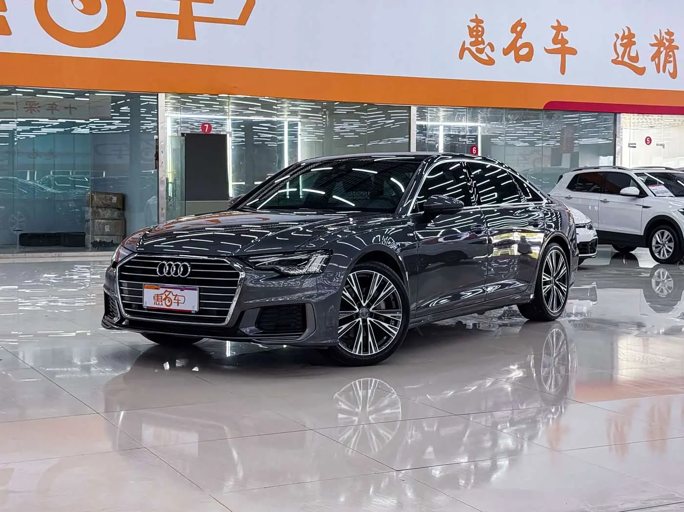 Audi A6L 2020 — Photo 1/20