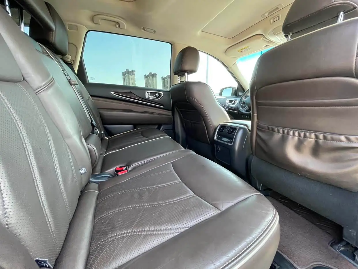 Infiniti QX60 2018 — Photo 12/20