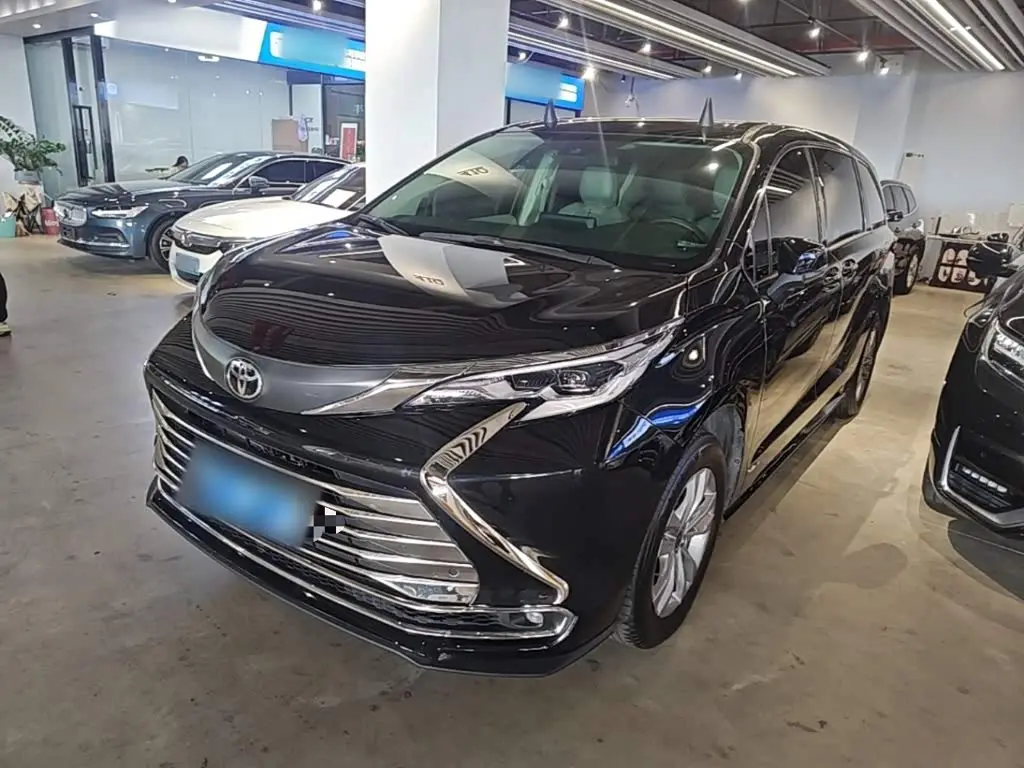 Toyota Sienna 2024 — Photo 2/20