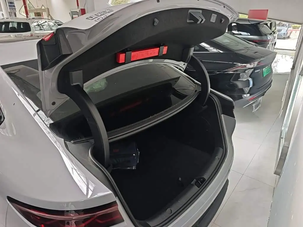 BYD Han 2026 — Photo 19/20