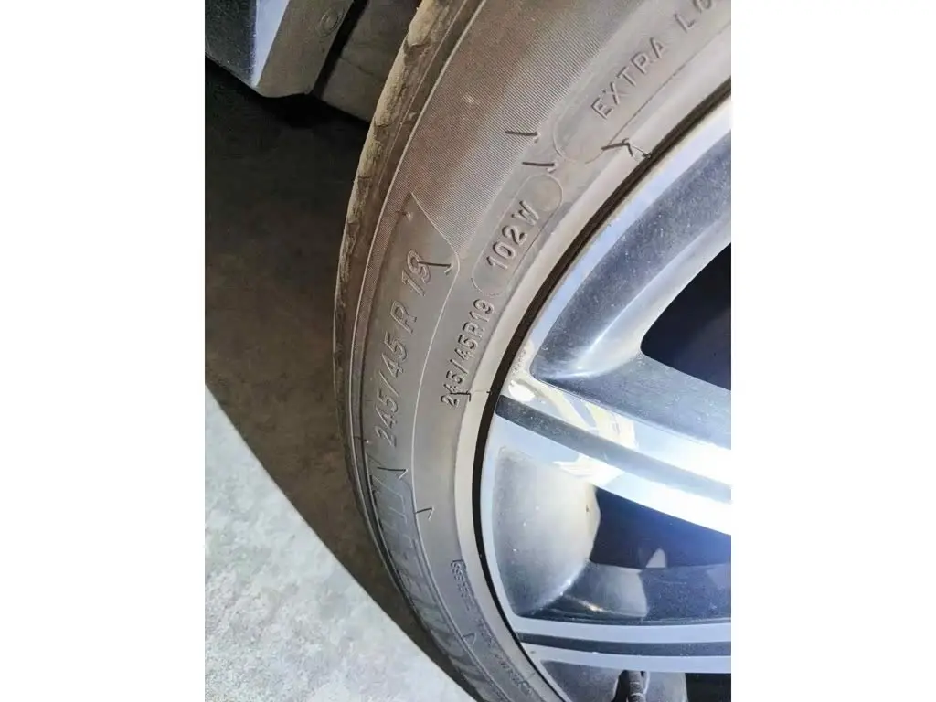Mercedes-Benz V-Class 2024 — Photo 7/13