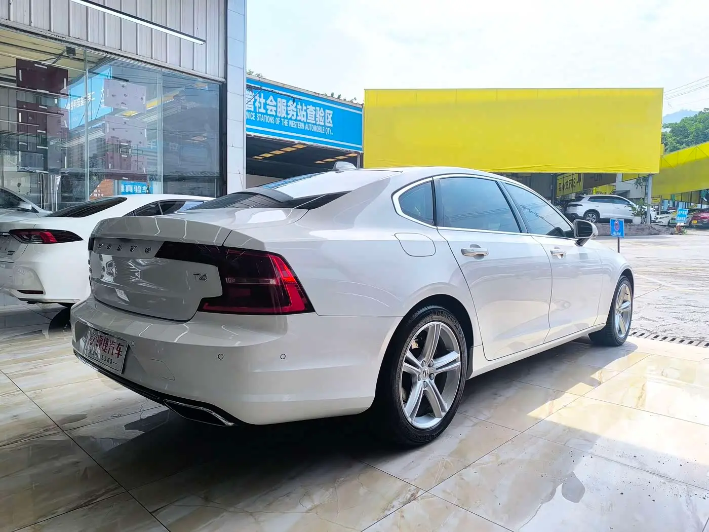 Volvo S90 2018 — Фото 11/17