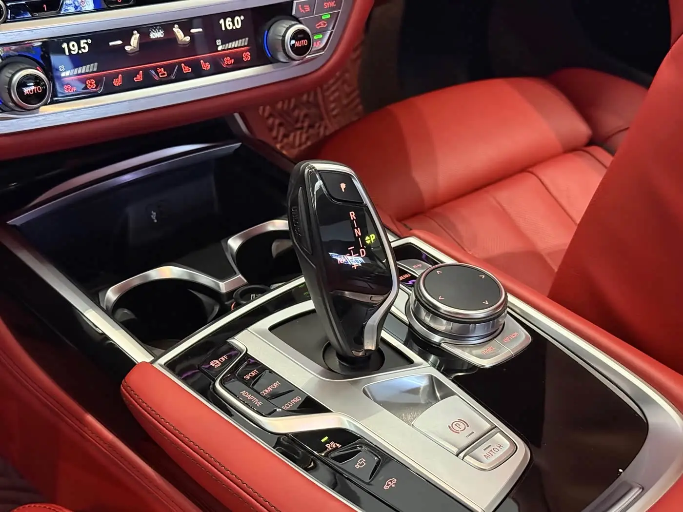 BMW 7 Series 2019 — Şəkil 9/19